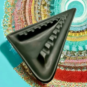 Flat-black Retro Ashtray